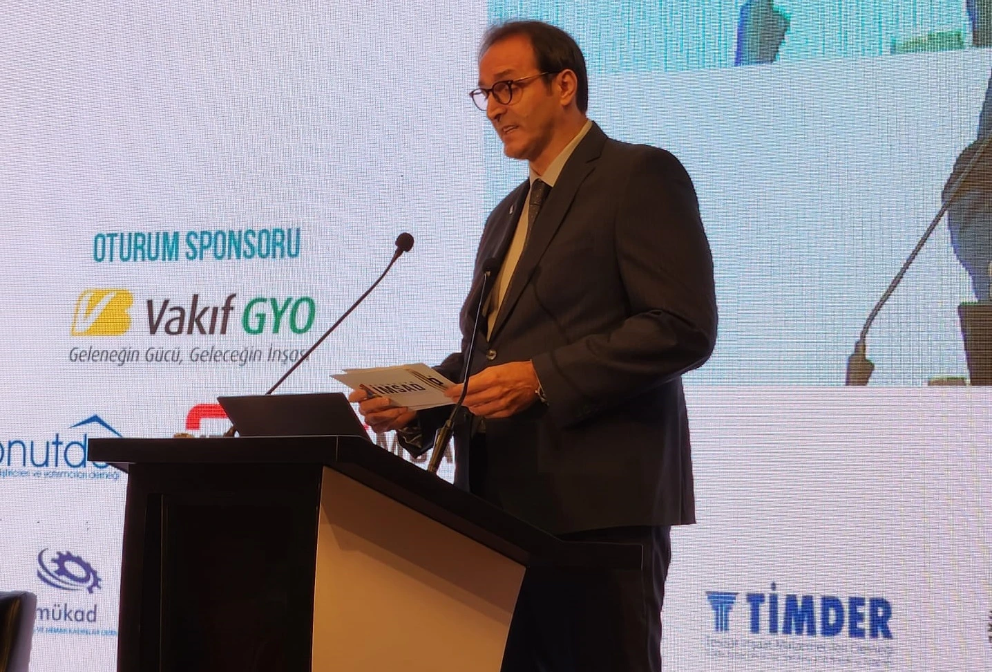 Türkiye İMSAD Yönetim Kurulu Başkan Yardımcısı Kenan Aracı Yapılarda Dönüşüm Zirvesi
