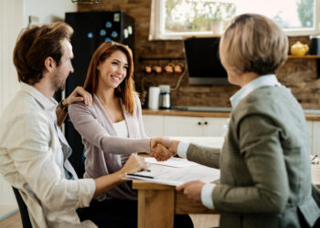 Emlak Komisyon Bedelini Kim Öder?