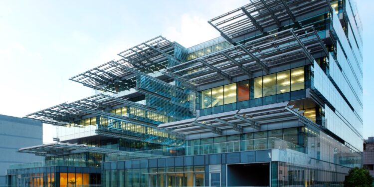 Yeşil Binalarda Küresel Yaklaşımlar: Her İklimde Aynı Çözümler İşe Yarar mı?