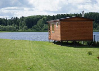 Tiny House Yasal mı? Türkiye’de Tiny House Mevzuatı, Ruhsat ve Arazi Şartları (2026)